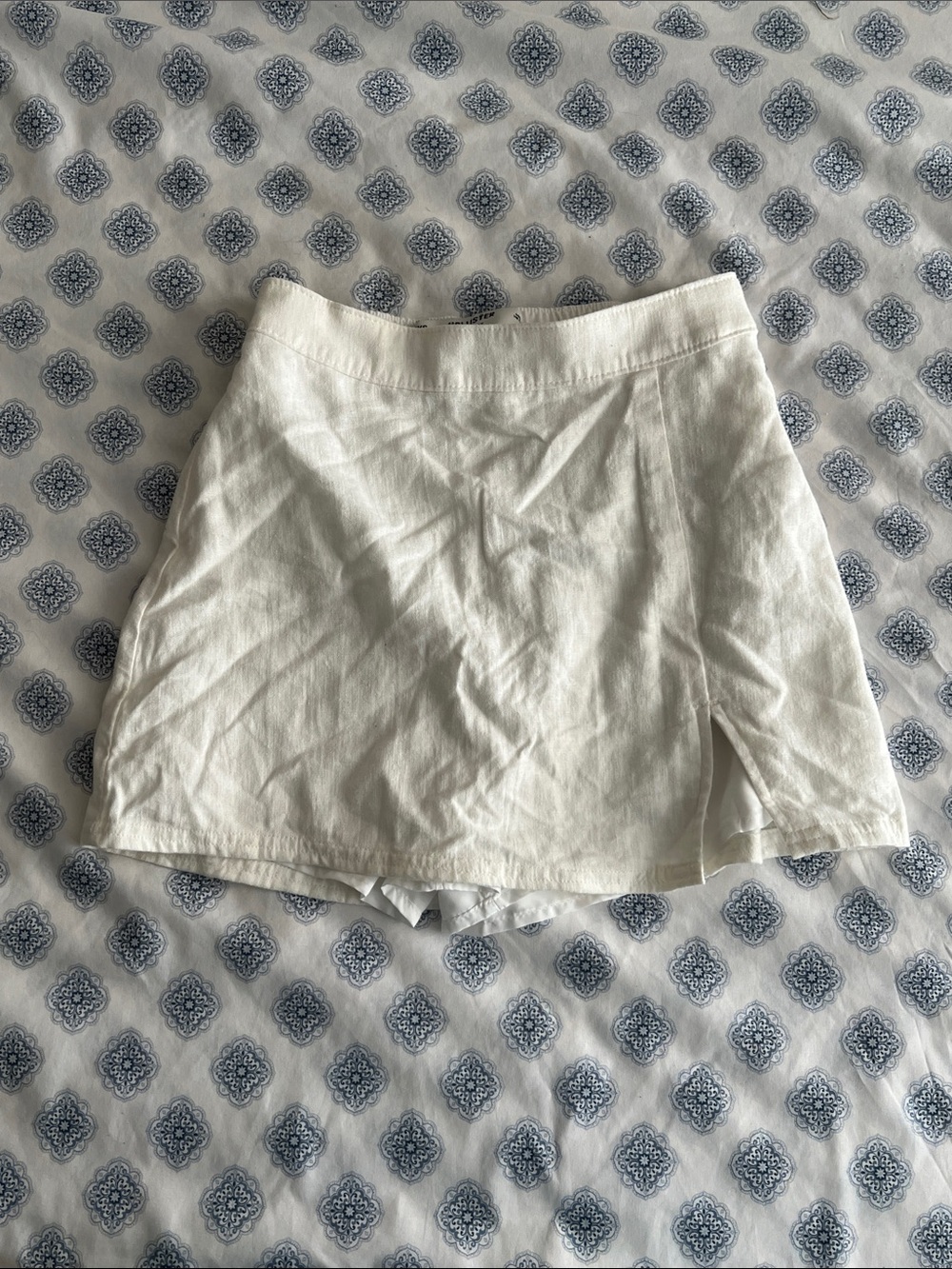 Hollister White Linen-Blend Mini Skirt